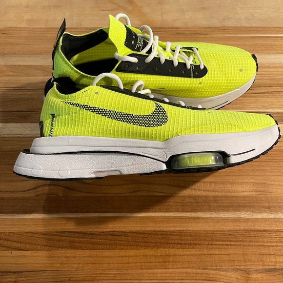 Nike Men’s Size 10 - CV2220-700 Air Zoom-Type SE Volt